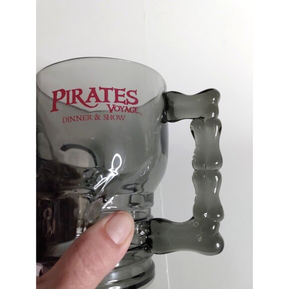 Berk Pirates Voyage Dinner & Show - Set of 2 Halloween Plastic Grey Skull Mugs - Picture 3 of 5